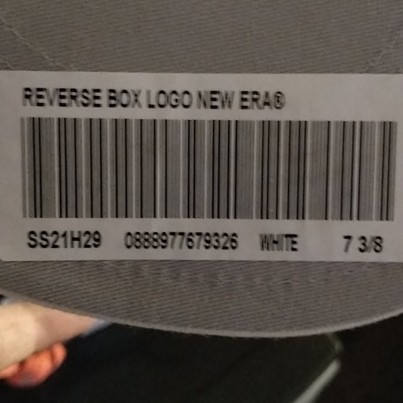 Brand new never worn supreme reverse box logo - Picture 5 of 5